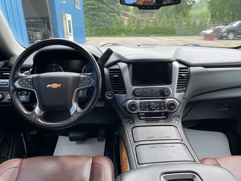 Used 2020 Chevrolet Suburban Premier w/ Premier Plus Edition image 8