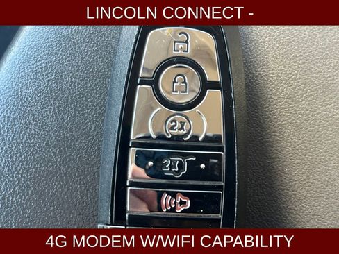 Used 2020 Lincoln Nautilus Reserve image 23