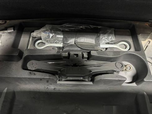 Used 2004 Lexus SC 430 Convertible RWD image 37