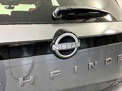 New 2026 Nissan Pathfinder Platinum AWD/4WD image 26