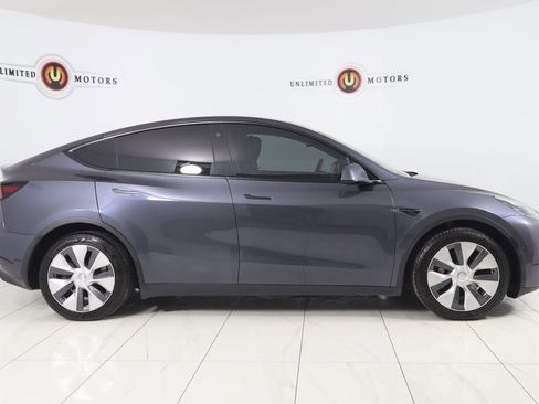 Used 2022 Tesla Model Y Long Range image 2