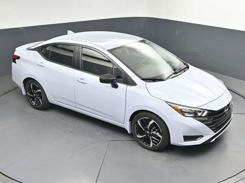 Used 2025 Nissan Versa SR w/ Trunk Package FWD image 30