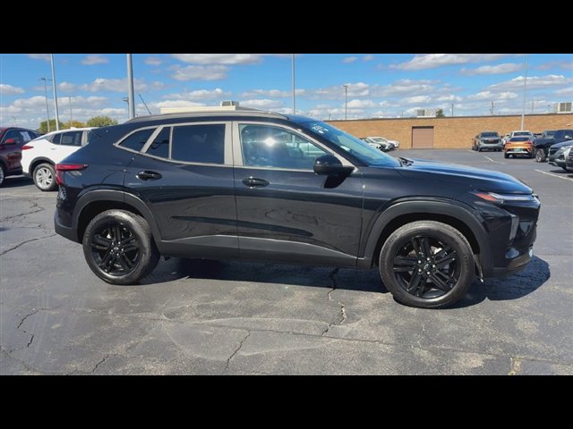 Certified 2024 Chevrolet Trax ACTIV w/ Sunroof Package FWD image 9