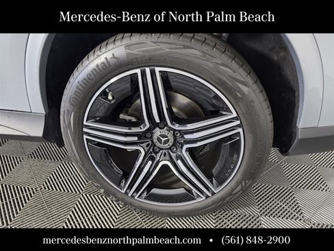 Used 2024 Mercedes-Benz GLC 300 4MATIC image 16