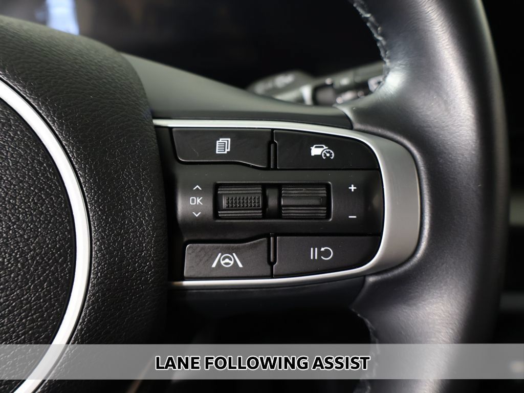 Used 2023 Kia Sportage EX FWD image 4