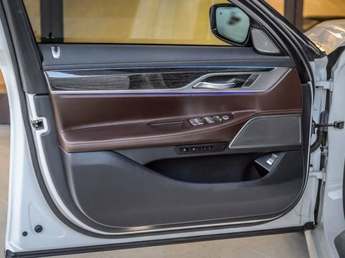 Used 2020 BMW 740i w/ M Sport Package image 44