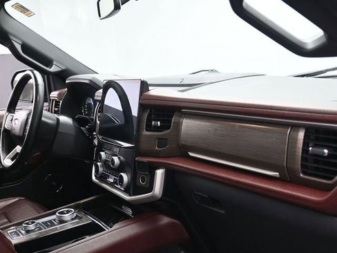 Used 2024 Ford Expedition Limited image 30