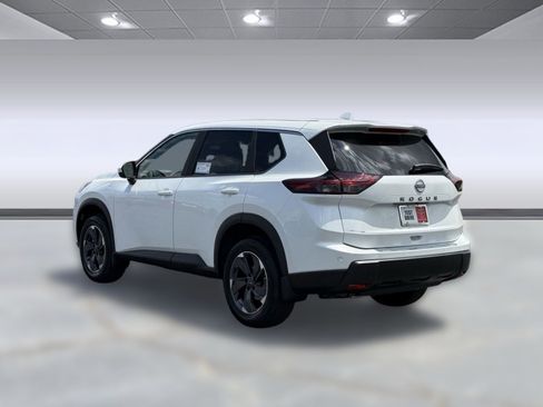 Certified 2026 Nissan Rogue SV image 3