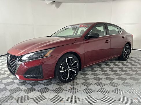 Certified 2024 Nissan Altima 2.5 SR FWD image 4