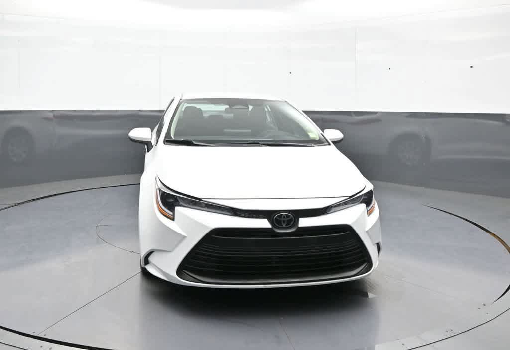 Used 2026 Toyota Corolla LE FWD image 1