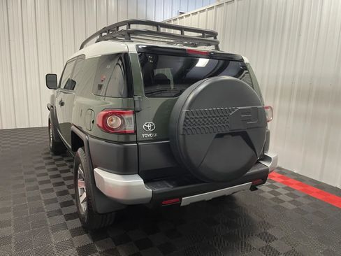 Used 2014 Toyota FJ Cruiser 2WD w/ Convenience Package image 12