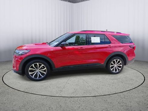 Used 2025 Ford Explorer ST-Line AWD/4WD image 2
