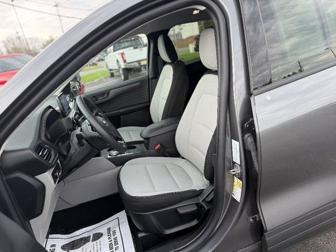 Used 2025 Ford Escape Active w/ Cold Weather Package AWD/4WD image 12