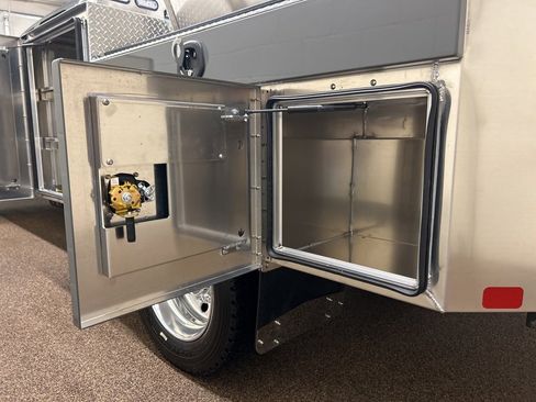 New 2026 RAM 4500 Tradesman w/ Laramie Trim Package image 32