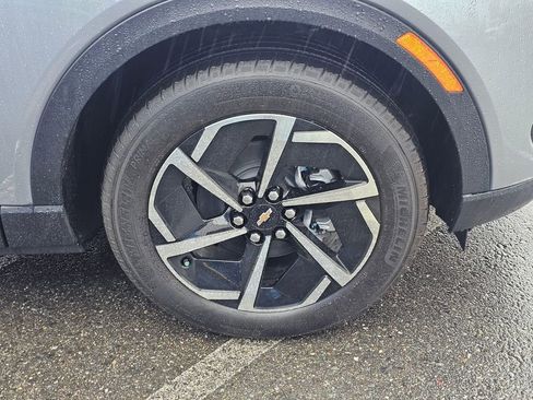 New 2026 Chevrolet Equinox EV LT FWD image 9