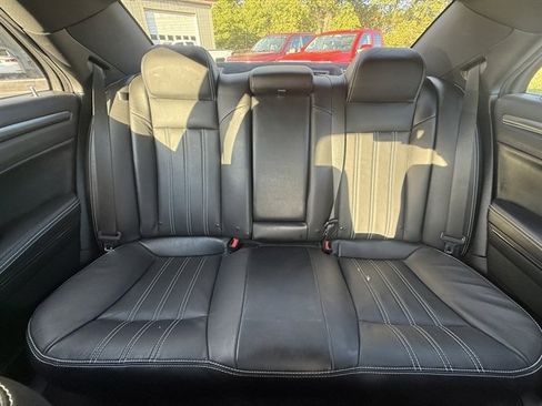 Used 2016 Chrysler 300 S image 37