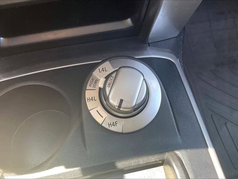 Used 2016 Toyota 4Runner Limited image 37