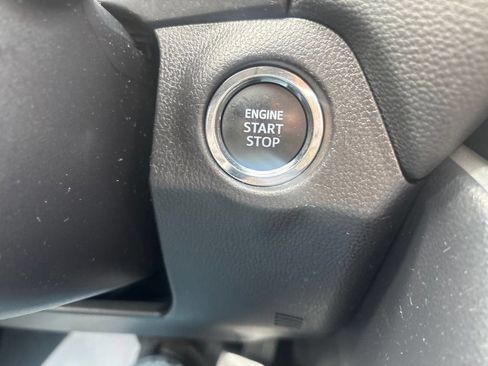 Used 2025 Toyota RAV4 XLE AWD/4WD image 21