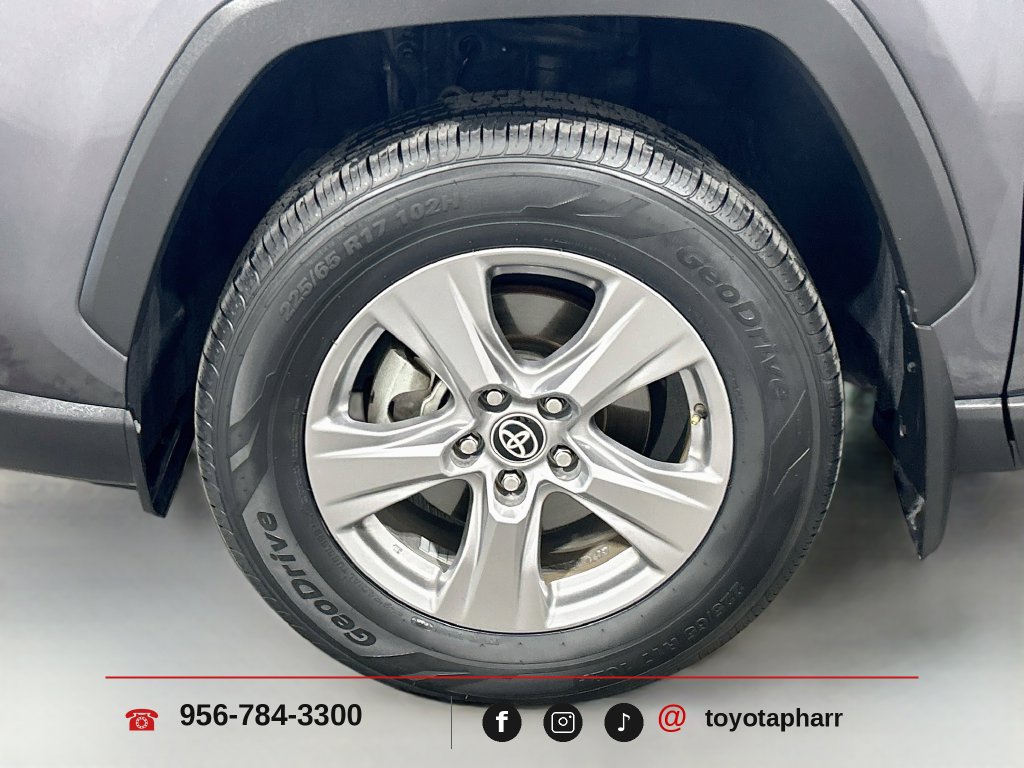 Used 2024 Toyota RAV4 XLE AWD/4WD image 28