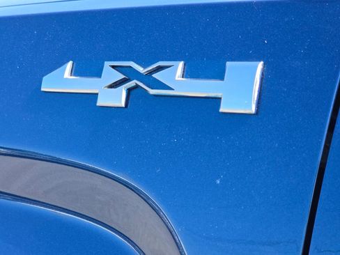 Used 2018 GMC Sierra 1500 SLT w/ SLT Premium Package image 9