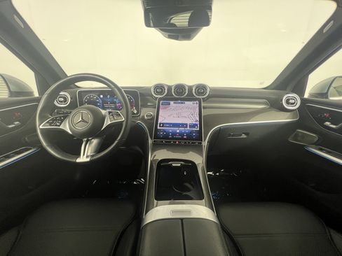 Used 2023 Mercedes-Benz GLC 300 4MATIC image 11