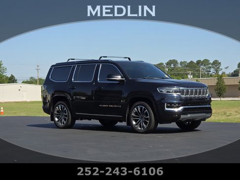 Used 2023 Jeep Grand Wagoneer Series III AWD/4WD image 1