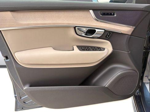 New 2026 Volvo XC90 B5 Plus image 23