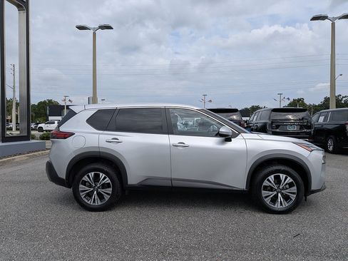 Used 2023 Nissan Rogue SV AWD/4WD image 2