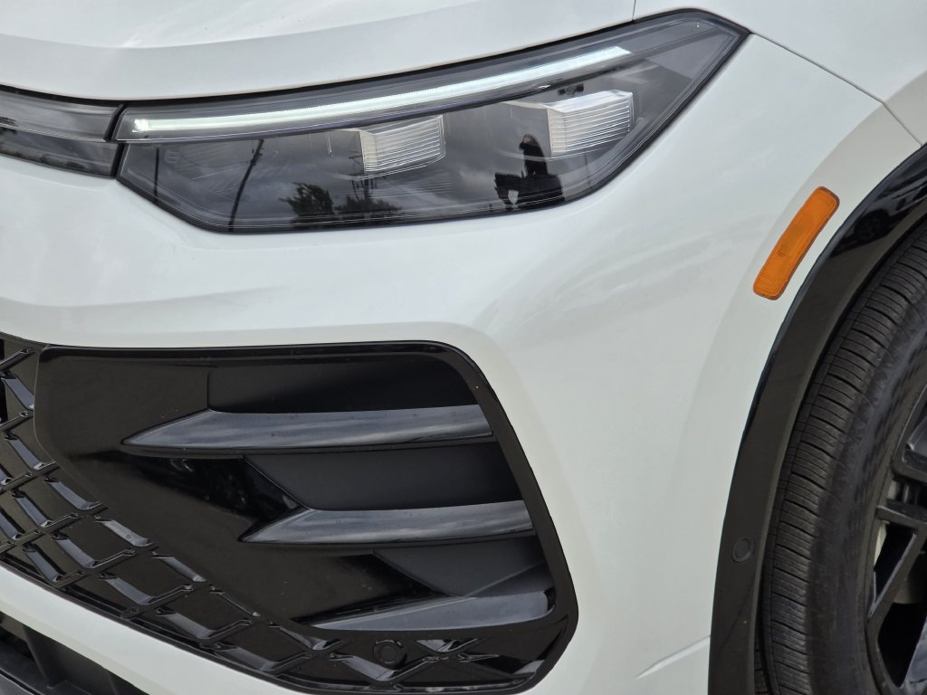 New 2026 Volkswagen Tiguan SE R-Line FWD image 6