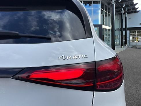 Certified 2026 Mercedes-Benz GLC 300 4MATIC image 8