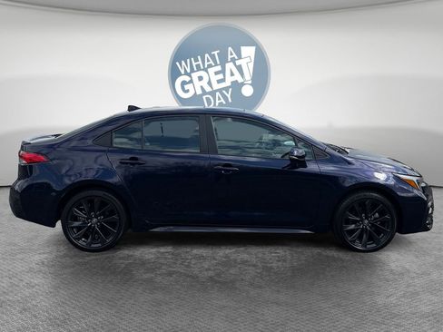 Used 2024 Toyota Corolla SE w/ SE Premium Package image 2