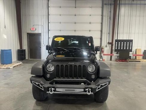 Used 2016 Jeep Wrangler Unlimited Sport AWD/4WD image 2