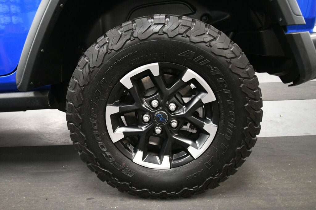 Used 2024 Jeep Wrangler Unlimited Rubicon 4xe AWD/4WD image 31