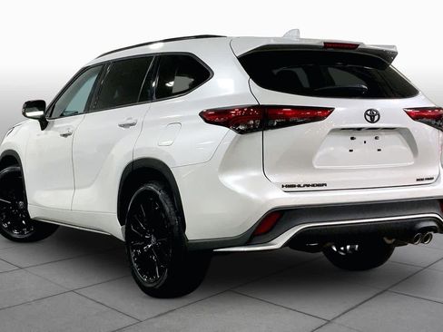 Used 2023 Toyota Highlander XSE AWD/4WD image 12