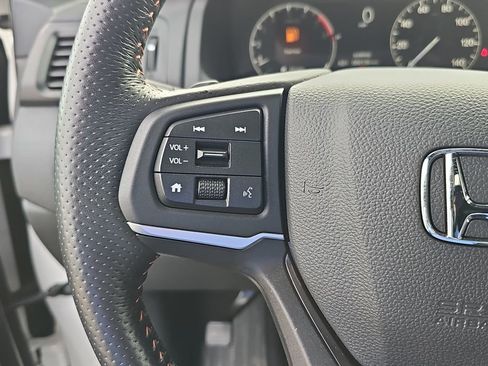 Used 2025 Honda Ridgeline TrailSport image 17