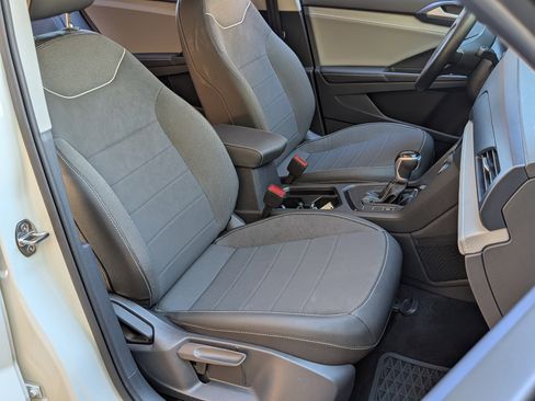 Used 2024 Volkswagen Taos SE w/ MDO Package image 20