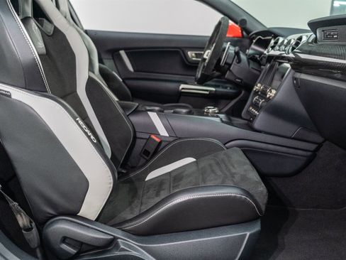 Used 2022 Ford Mustang Shelby GT500 w/ Carbon Fiber Track Pack image 54