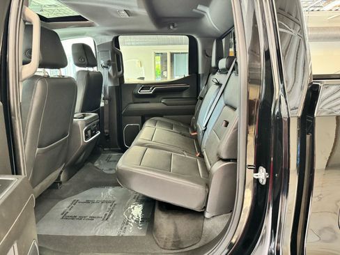 Used 2022 Chevrolet Silverado 1500 LTZ w/ LTZ Premium Package AWD/4WD image 22