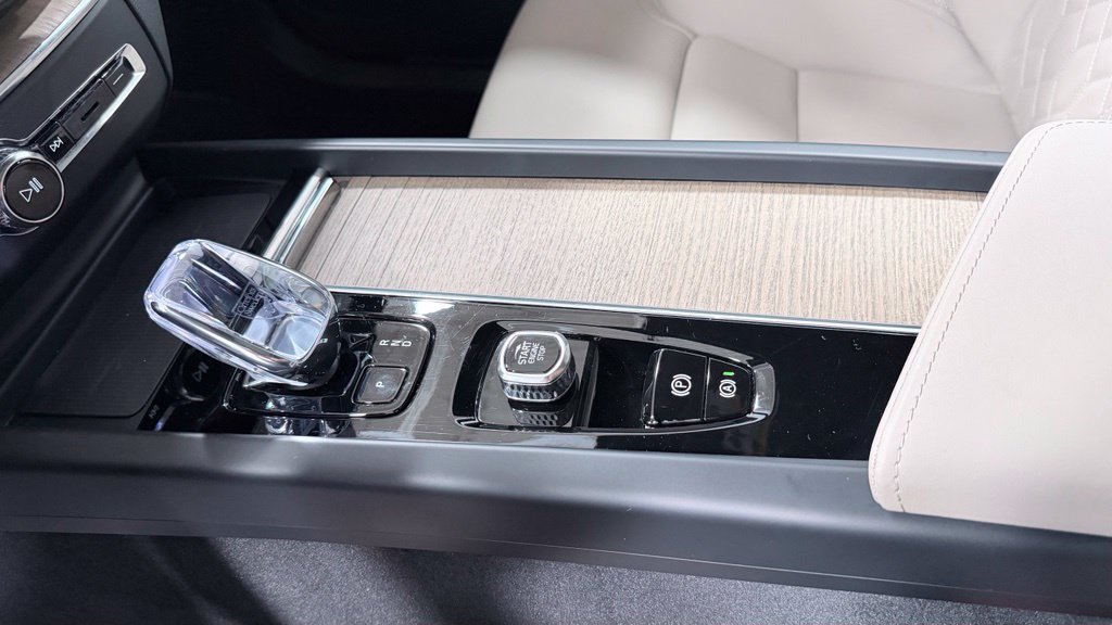 Certified 2026 Volvo XC60 B5 Plus AWD/4WD image 15