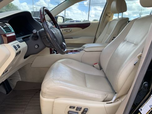 Used 2012 Lexus LS 460 w/ Comfort Pkg RWD image 16