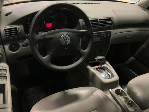 Used 2004 Volkswagen Passat GLS image 3