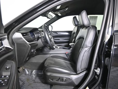 Used 2022 Jeep Grand Cherokee L Laredo image 21