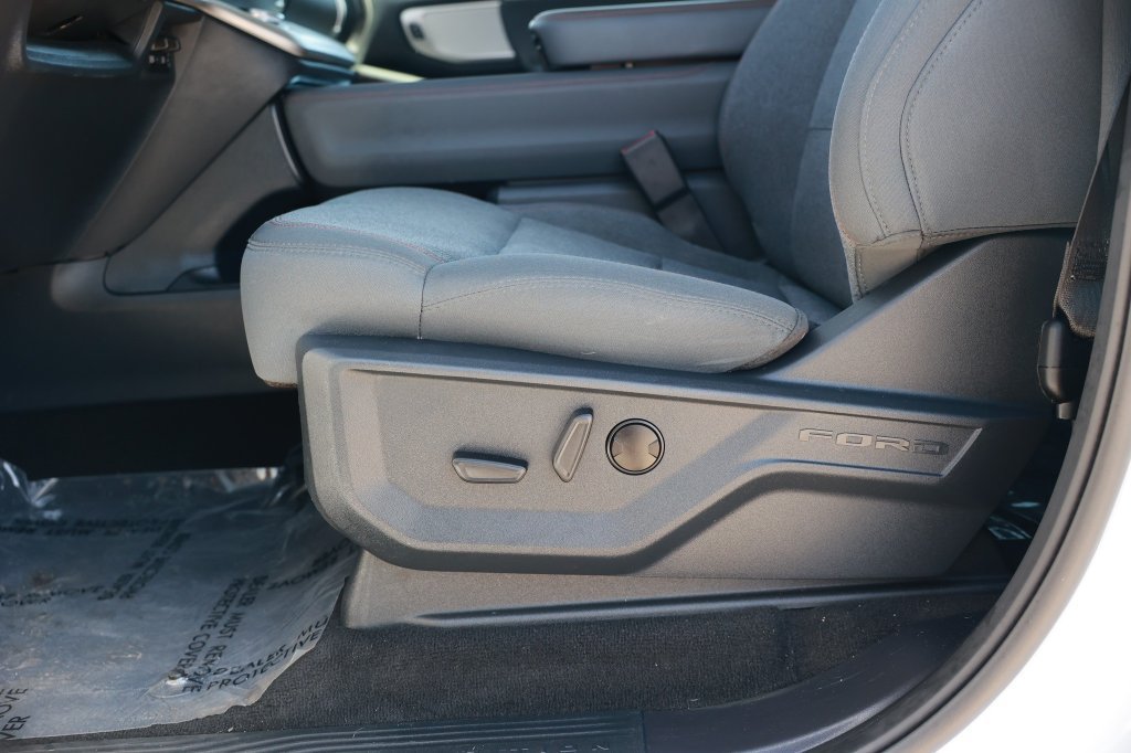 Used 2025 Ford Expedition Active RWD image 23