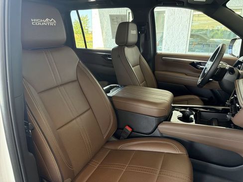 Used 2025 Chevrolet Suburban High Country w/ Sun And Tow Package AWD/4WD image 30