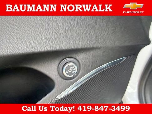 Used 2024 Buick Enclave Essence w/ Sport Touring Edition FWD image 18