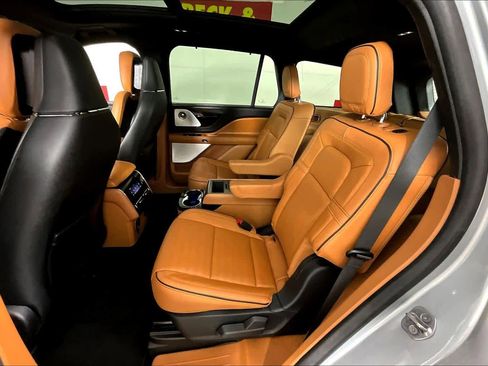 Used 2024 Lincoln Aviator Black Label w/ Jet Package image 17