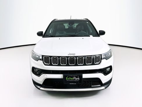 Used 2025 Jeep Compass Limited AWD/4WD image 2