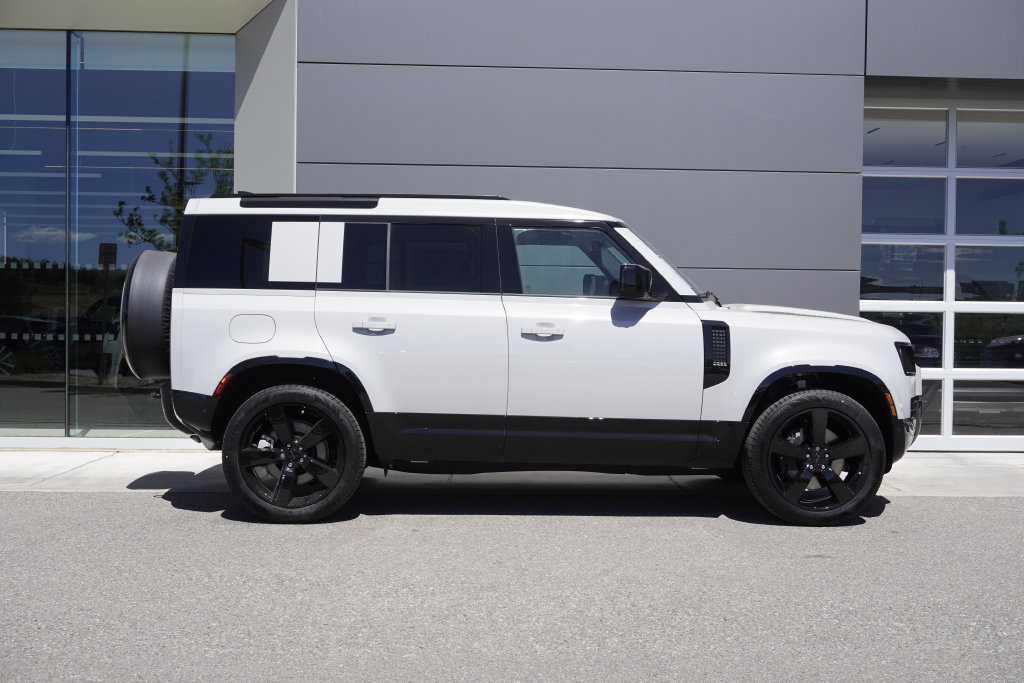 New 2026 Land Rover Defender 110 X-Dynamic SE AWD/4WD image 7