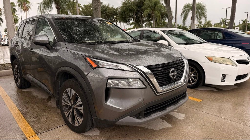 Used 2023 Nissan Rogue SV FWD image 4