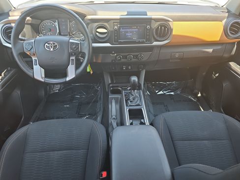Used 2019 Toyota Tacoma SR5 RWD image 9